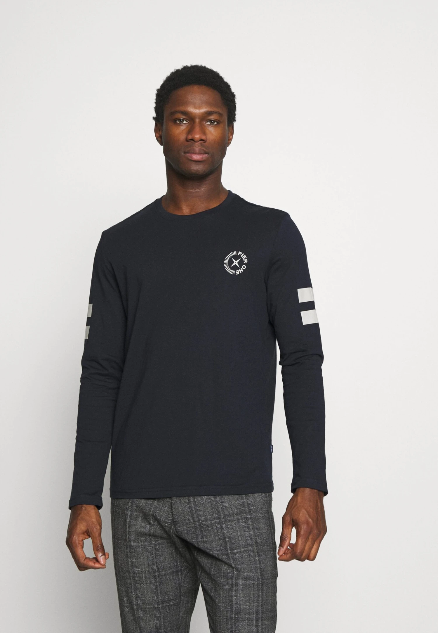 Pier One Maglietta A Manica LungaDark Blue Uomo T-shirt E Polo PI922O0R6-K11 1 Pier One Maglietta A Manica LungaDark Blue Uomo T-shirt E Polo PI922O0R6-K11