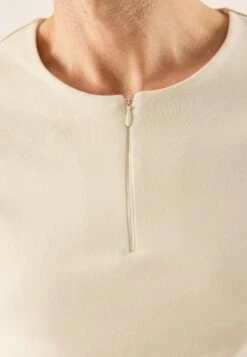 Pier One T-Shirt BasicOff-White Uomo T-shirt E Polo PI922O0YJ-A11 11 Pier One T-Shirt BasicOff-White Uomo T-shirt E Polo PI922O0YJ-A11 -Negozio online Pier One Italia 05e49ef41ed64cb89d4bf132f74da4b2