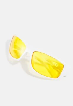Pier One UnisexOcchiali Da Sole White Donna Occhiali Da Sole PI954K031-A11 -Negozio online Pier One Italia 06212ea48c0f4037abc6a62aa2c032d6