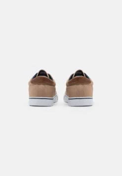Pier One Unisex - Sneakers Basse - Brown -Negozio online Pier One Italia 0667ac52398a4cb28ca9239f7e349af9 scaled