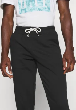 Pier One 3 PackPantaloni SportiviMottled Light Grey/Mottled Dark Blue/Black Uomo Pantaloni PI922E040-C11 -Negozio online Pier One Italia 0c1b615301bf4030a2841c02ed19e229 scaled