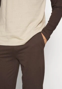 Pier One PigiamaBrown Uomo Per La Notte PI982M043-O11 -Negozio online Pier One Italia 0d4e287a2c4d4010907ca33e67ca1b31