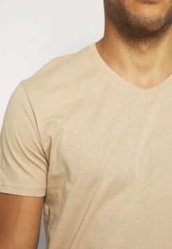 Pier One 3 PackT-Shirt BasicKhaki/Tan/Dark Blue Uomo T-shirt E Polo PI922O0QQ-N11 -Negozio online Pier One Italia 112e274a77d44bfdb30f2a1f86f0f677