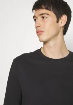 Pier One 5 PackMaglietta A Manica LungaWhite/Dark Green/Light Green/Black Uomo T-shirt E Polo PI922O0RB-A15 15 Pier One 5 PackMaglietta A Manica LungaWhite/Dark Green/Light Green/Black Uomo T-shirt E Polo PI922O0RB-A15 -Negozio online Pier One Italia 148e7397fbfd47649b940fe065e3dabf scaled