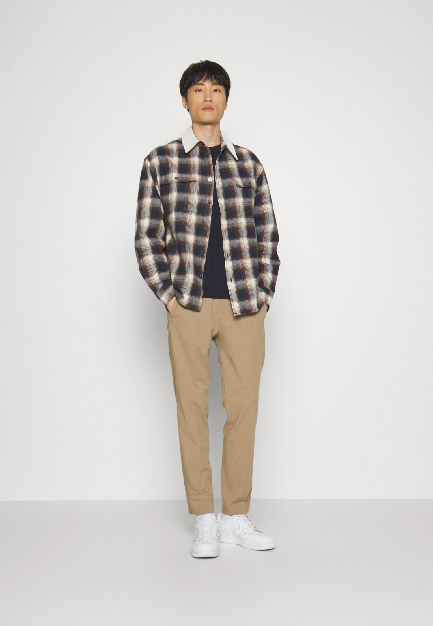 Pier One Giacca LeggeraBeige/Dark Blue Uomo Giacche PI922D0ET-B11 2 Pier One Giacca LeggeraBeige/Dark Blue Uomo Giacche PI922D0ET-B11 - immagine 2