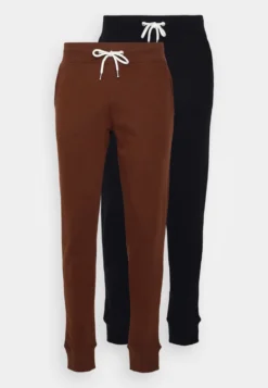 Pier One 2 PackPantaloni SportiviDark Brown/Black Uomo Pantaloni Sportivi E Joggers PI922E03K-O11 10 Pier One 2 PackPantaloni SportiviDark Brown/Black Uomo Pantaloni Sportivi E Joggers PI922E03K-O11 -Negozio online Pier One Italia 17cbdc15dae54209a614a5e23a9f01cb scaled