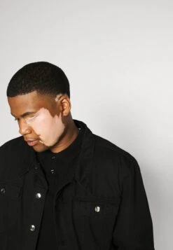 Pier One PoloBlack Uomo T-shirt E Polo PI922P061-Q11 -Negozio online Pier One Italia 18934fae806543f29623a18960d59ffe