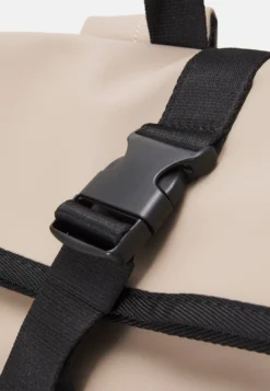 Pier One Unisex - Zaino - Light Brown 9 Pier One Unisex - Zaino - Light Brown -Negozio online Pier One Italia 193002e3dcf64f569966fc51fe3fca4d scaled