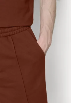 Pier One Pantaloni Sportivi - Brown -Negozio online Pier One Italia 1b2aac5fa130469e80638f7e68e667cf scaled