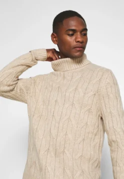 Pier One MaglioneOff-White Uomo Maglieria PI922Q08K-A11 9 Pier One MaglioneOff-White Uomo Maglieria PI922Q08K-A11 -Negozio online Pier One Italia 1b79cb7ba2fc4dac9d10ca4f004a223e scaled