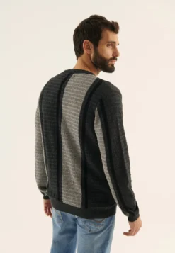 Pier One MaglioneMottled Grey Uomo Maglieria PI922Q0BP-C11 -Negozio online Pier One Italia 2381c68f73364c49bb99bd0688bc796c scaled