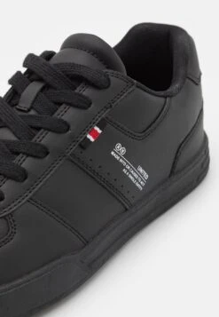 Pier One Unisex - Sneakers Basse - Black -Negozio online Pier One Italia 26c4ef6014c54e87b22117509ba51108