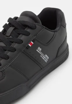 Pier One Unisex - Sneakers Basse - Black -Negozio online Pier One Italia 26c4ef6014c54e87b22117509ba51108 scaled