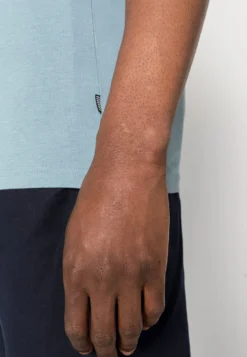 Pier One 3 PackTopGreen / White / Light Blue Uomo T-shirt E Polo PI922O0V8-M11 13 Pier One 3 PackTopGreen / White / Light Blue Uomo T-shirt E Polo PI922O0V8-M11 -Negozio online Pier One Italia 29f39afdef874d188f9d8b60e420a81b scaled