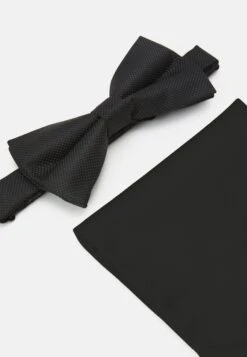 Pier One Set Altri AccessoriBlack Uomo Completi E Cravatte PI952R037-Q11 10 Pier One Set Altri AccessoriBlack Uomo Completi E Cravatte PI952R037-Q11 -Negozio online Pier One Italia 2cca1eb0efd04088b69965831c1a5978