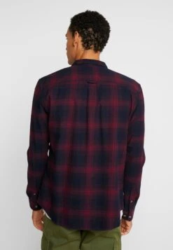 Pier One CamiciaBordeaux Uomo Camicie PI922D07F-G11 -Negozio online Pier One Italia 2d92df123c1c493c84d6b0c65294e63e