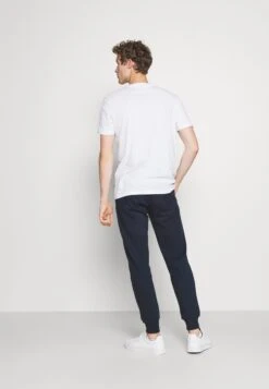 Pier One Pantaloni SportiviDark Blue Uomo Pantaloni Sportivi E Joggers PI922E03I-K12 9 Pier One Pantaloni SportiviDark Blue Uomo Pantaloni Sportivi E Joggers PI922E03I-K12 -Negozio online Pier One Italia 2df798c0ee314f669c5dc269c2693368