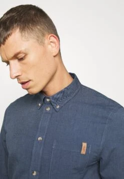 Pier One CamiciaDark Blue Uomo Camicie PI922D09R-K11 10 Pier One CamiciaDark Blue Uomo Camicie PI922D09R-K11 -Negozio online Pier One Italia 2f8c1b56f1964030b64778afc5445e72