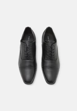 Pier One StringateBlack Uomo Scarpe Con I Lacci PI912M0E1-Q11 9 Pier One StringateBlack Uomo Scarpe Con I Lacci PI912M0E1-Q11 -Negozio online Pier One Italia 2fc572f7f24c41cd91f44f98fe8b643e