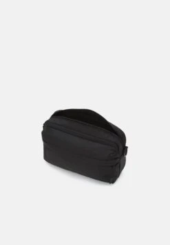 Pier One Borsa A TracollaBlack Uomo Borse PI954H02B-Q11 -Negozio online Pier One Italia 34eba8d728f74489a57905aa56134a23