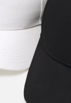 Pier One Unisex 2 PackCappellinoBlack/White Donna Cappelli E Foulard PI954Q005-Q11 7 Pier One Unisex 2 PackCappellinoBlack/White Donna Cappelli E Foulard PI954Q005-Q11 -Negozio online Pier One Italia 36f873638b674643b084a8342454eacf scaled