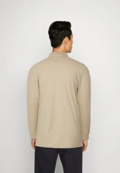 Pier One PoloBeige Uomo T-shirt E Polo PI922P00R-B11 7 Pier One PoloBeige Uomo T-shirt E Polo PI922P00R-B11 -Negozio online Pier One Italia 37bb86dfa3ec4d78be3e6de97242fa82 scaled