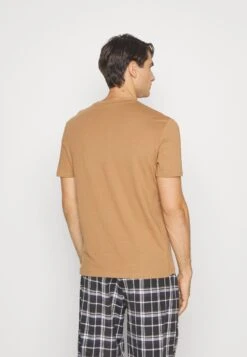 Pier One Unisex 5 PackT-Shirt BasicOff-White/Tan/Orange Uomo T-shirt E Polo PI921001I-A12 -Negozio online Pier One Italia 39727db936ef4505b020f1e917ffe0b7