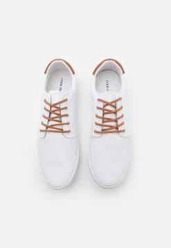 Pier One Sneakers BasseWhite Uomo Sneaker PI912O04T-A11 -Negozio online Pier One Italia 39740c3b976c4a7281cdd503d8ae3a69