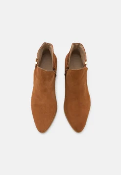 Pier One LeatherStivalettiCognac Donna Stivaletti PI911N09S-O11 -Negozio online Pier One Italia 3a3409adff3448708402bae9aba38999 scaled