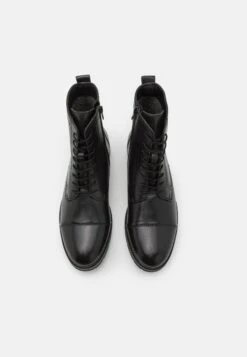 Pier One Stivaletti StringatiBlack Uomo Stivaletti/Stivali PI912K0C7-Q11 -Negozio online Pier One Italia 3af7b8692a1f4820a66dc7e9eac77820