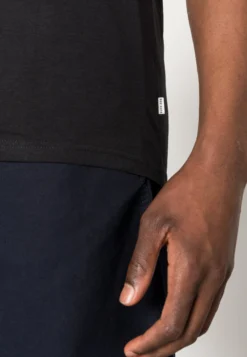 Pier One 5Pack - Top - White / Black 11 Pier One 5Pack - Top - White / Black -Negozio online Pier One Italia 3c12160be46645c3a29e061d6133553b scaled