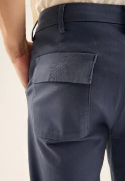 Pier One ChinoDark Blue Uomo Pantaloni PI922E05G-K11 -Negozio online Pier One Italia 3c204ec1ac004515a409a4d11962e7a4