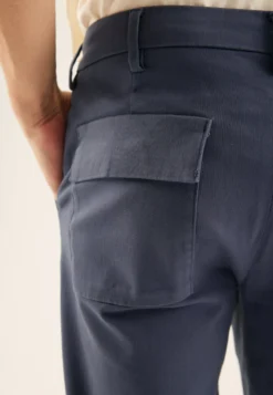 Pier One ChinoDark Blue Uomo Pantaloni PI922E05G-K11 11 Pier One ChinoDark Blue Uomo Pantaloni PI922E05G-K11 -Negozio online Pier One Italia 3c204ec1ac004515a409a4d11962e7a4 scaled