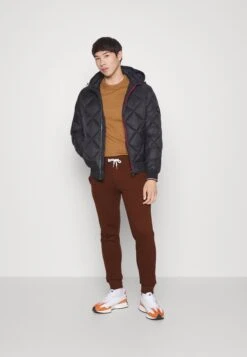 Pier One 2 PackPantaloni SportiviDark Brown/Black Uomo Pantaloni Sportivi E Joggers PI922E03K-O11