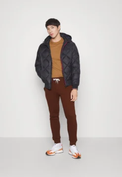 Pier One 2 PackPantaloni SportiviDark Brown/Black Uomo Pantaloni Sportivi E Joggers PI922E03K-O11