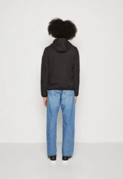 Pier One ImpermeabileBlack Uomo Giacche PI922T04I-Q11 -Negozio online Pier One Italia 4e357a4c9dc64463935acb495187a2e8