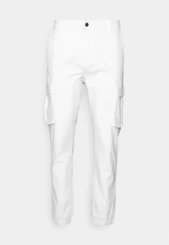 Pier One Cuffed Skinny Trouser Pantaloni CargoWhite Uomo Pantaloni YO122E01H-A11 8 Pier One Cuffed Skinny Trouser Pantaloni CargoWhite Uomo Pantaloni YO122E01H-A11 -Negozio online Pier One Italia 4e3aede249bc4129bbf969f1fa9be9f5 scaled