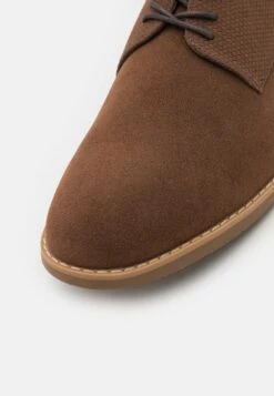 Pier One StringateBrown Uomo Scarpe Con I Lacci PI912M0E3-O11 -Negozio online Pier One Italia 4e8a053af9ba4597871e5b399978275b