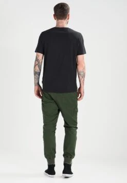 Pier One Pantaloni CargoDark Green Uomo Pantaloni YO122E01M-M11 -Negozio online Pier One Italia 4eaeb49137e742b6aaabba65e80c29c8