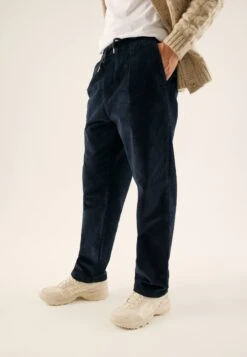 Pier One CorduroyPantaloniDark Blue Uomo Pantaloni PI922E05I-K11 -Negozio online Pier One Italia 4eaf2029cb554d3986aec22dab8f43da