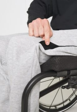 Pier One Pantaloni SportiviMottled Light Grey Uomo Pantaloni PI922E04P-C11 15 Pier One Pantaloni SportiviMottled Light Grey Uomo Pantaloni PI922E04P-C11 -Negozio online Pier One Italia 5000ff554ae3484eba1baf55bb2ebe1a