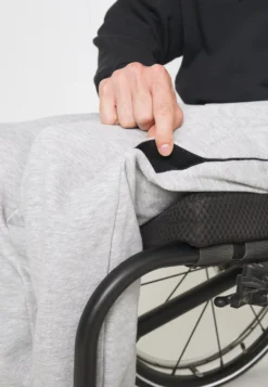 Pier One Pantaloni SportiviMottled Light Grey Uomo Pantaloni PI922E04P-C11 -Negozio online Pier One Italia 5000ff554ae3484eba1baf55bb2ebe1a scaled