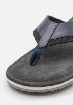 Pier One LeatherInfraditoBlue Uomo Scarpe Aperte PI912G01O-K11 -Negozio online Pier One Italia 50c49d2b3015483b8a98ff7b74229b5f