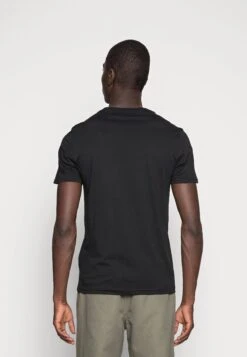 Pier One 5 Pack - T-Shirt Basic - Black -Negozio online Pier One Italia 53751f6bf48e4e68bf05214c1d38f7d1