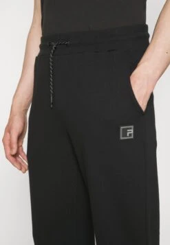 Pier One Pantaloni SportiviBlack Uomo Pantaloni Sportivi E Joggers PI922E05N-Q11 -Negozio online Pier One Italia 554949102225465492c1ee91c48fc328