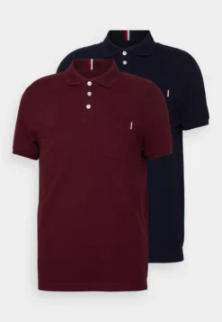 Pier One 2 Pack - Polo - Blue/Bordeaux -Negozio online Pier One Italia 596d0de14dc04a10bc9519206e472b35 scaled