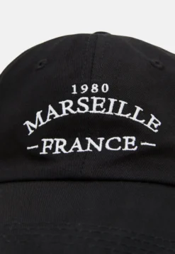 Pier One UnisexCappellinoBlack Donna Cappelli E Foulard PI954Q00L-Q11 -Negozio online Pier One Italia 5b2caef2ba754ca9812c01edf0fafcc7 scaled