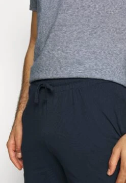 Pier One PigiamaDark Blue Uomo Per La Notte PI982M02S-K11 -Negozio online Pier One Italia 5cd278190b7e4ca4a9d8e88f3d1570ec