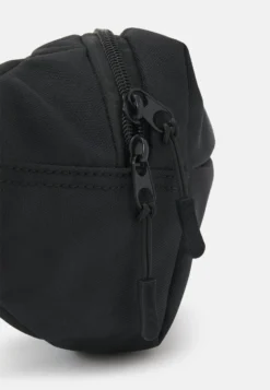 Pier One Marsupio Black Donna Borse PI954H02S-Q11 9 Pier One Marsupio Black Donna Borse PI954H02S-Q11 -Negozio online Pier One Italia 5d0cfdbe6ee14ba0885aeb888b747ec9 scaled