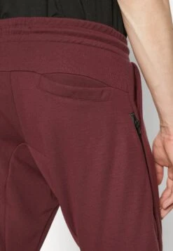 Pier One Pantaloni SportiviBordeaux Uomo Pantaloni PI922E03N-G11 -Negozio online Pier One Italia 5e391278b405451e8274b83a80c55c70